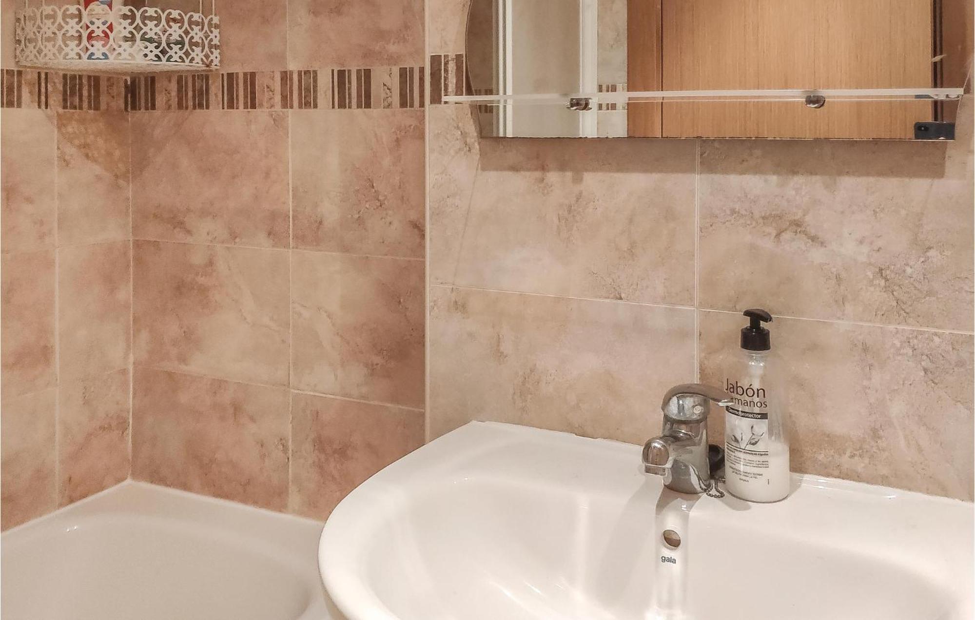 Amazing Apartment In Oropesa Del Mar With Kitchen Eksteriør bilde