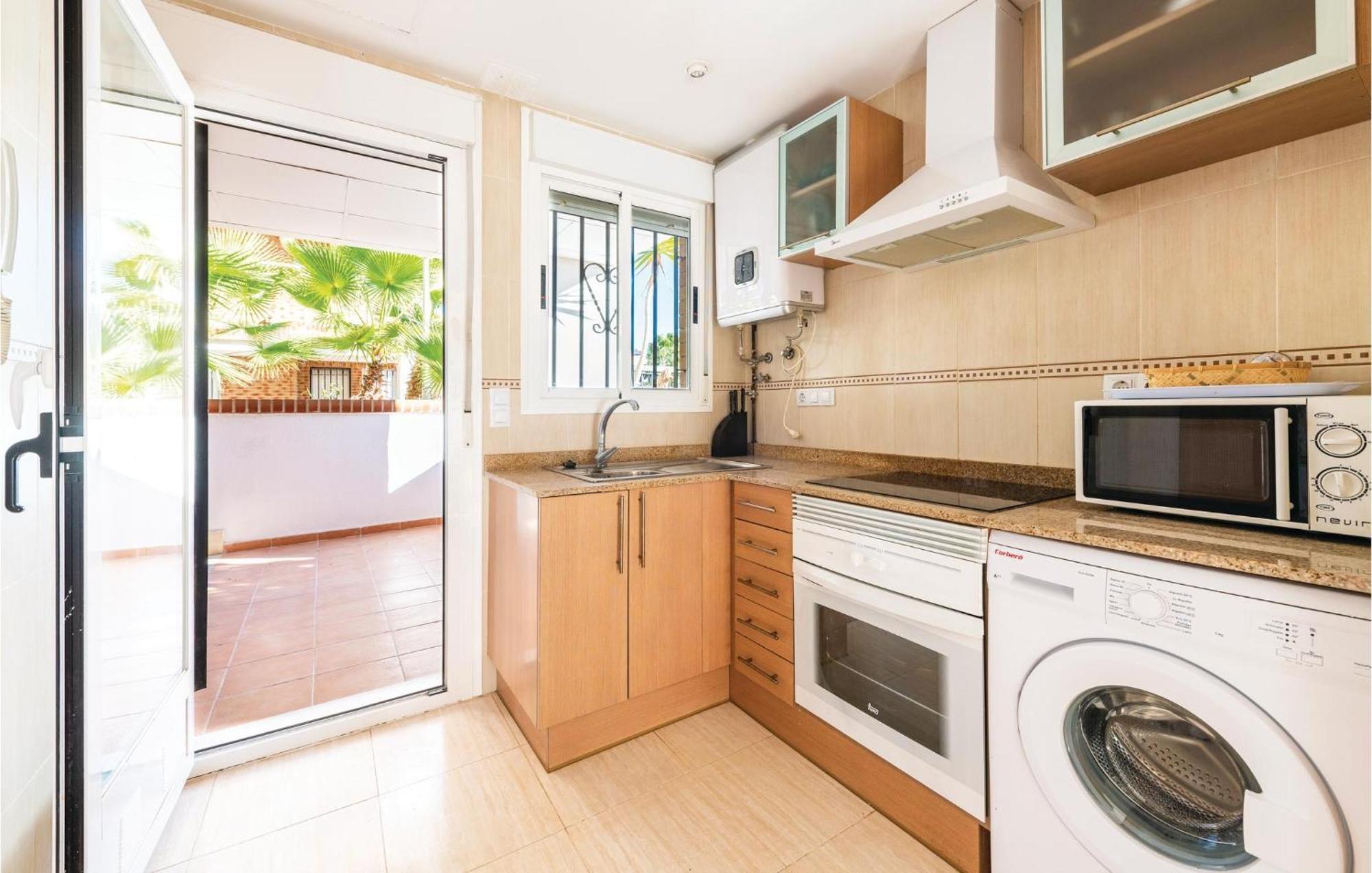 Amazing Apartment In Oropesa Del Mar With Kitchen Eksteriør bilde