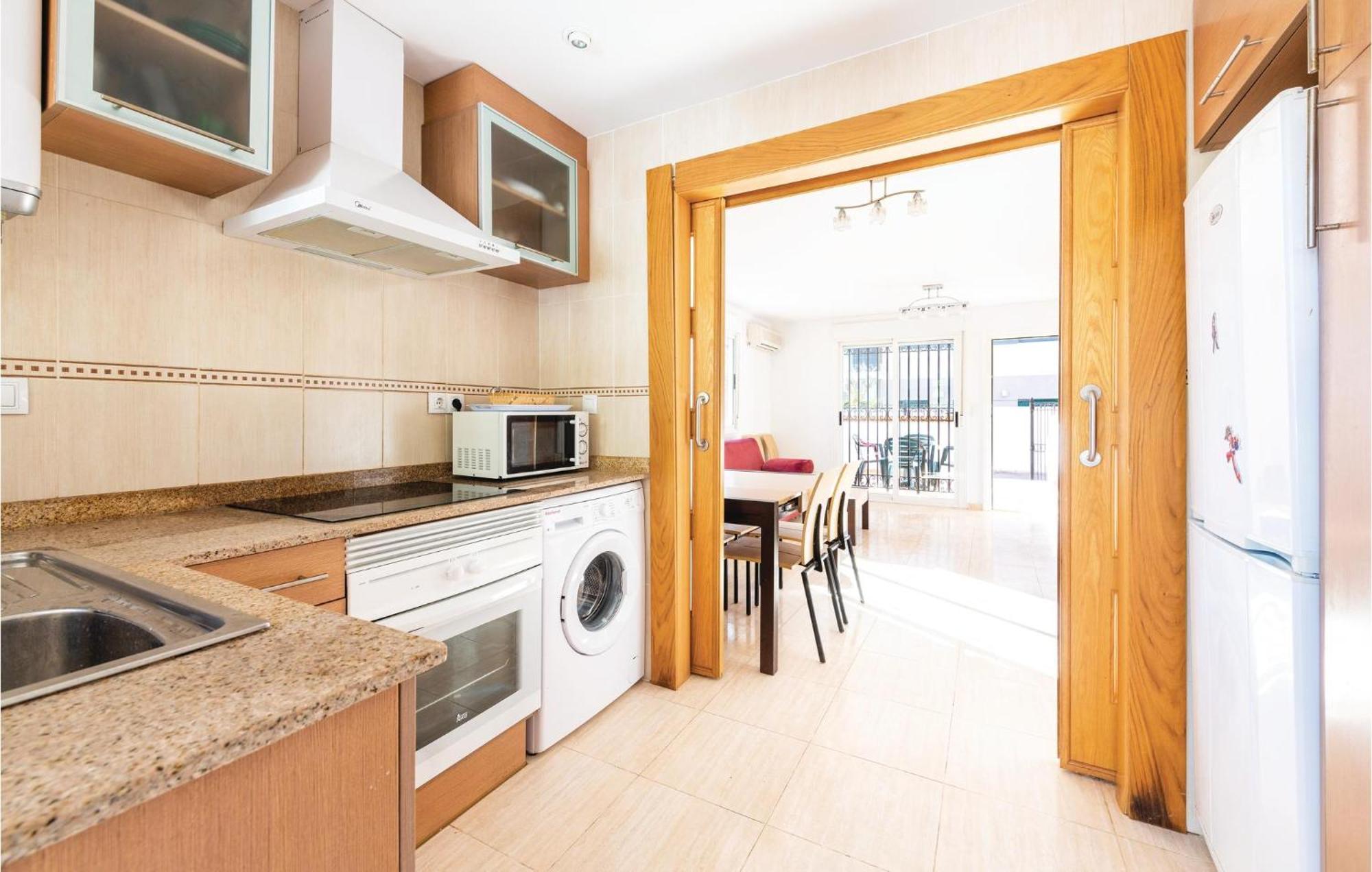 Amazing Apartment In Oropesa Del Mar With Kitchen Eksteriør bilde